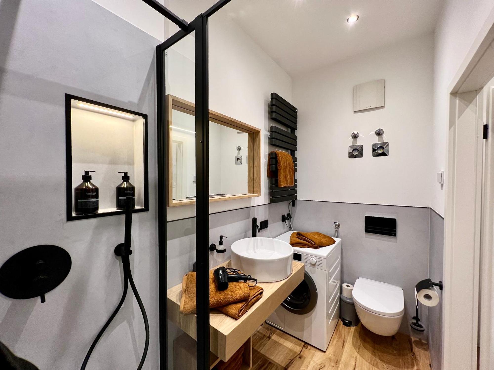 Edler Wohnraum Luxurioeses Studio Im Zentrum Mit Balkon, Kaffeevollautomat, Klima & Parkplatz Zwickau Exteriér fotografie