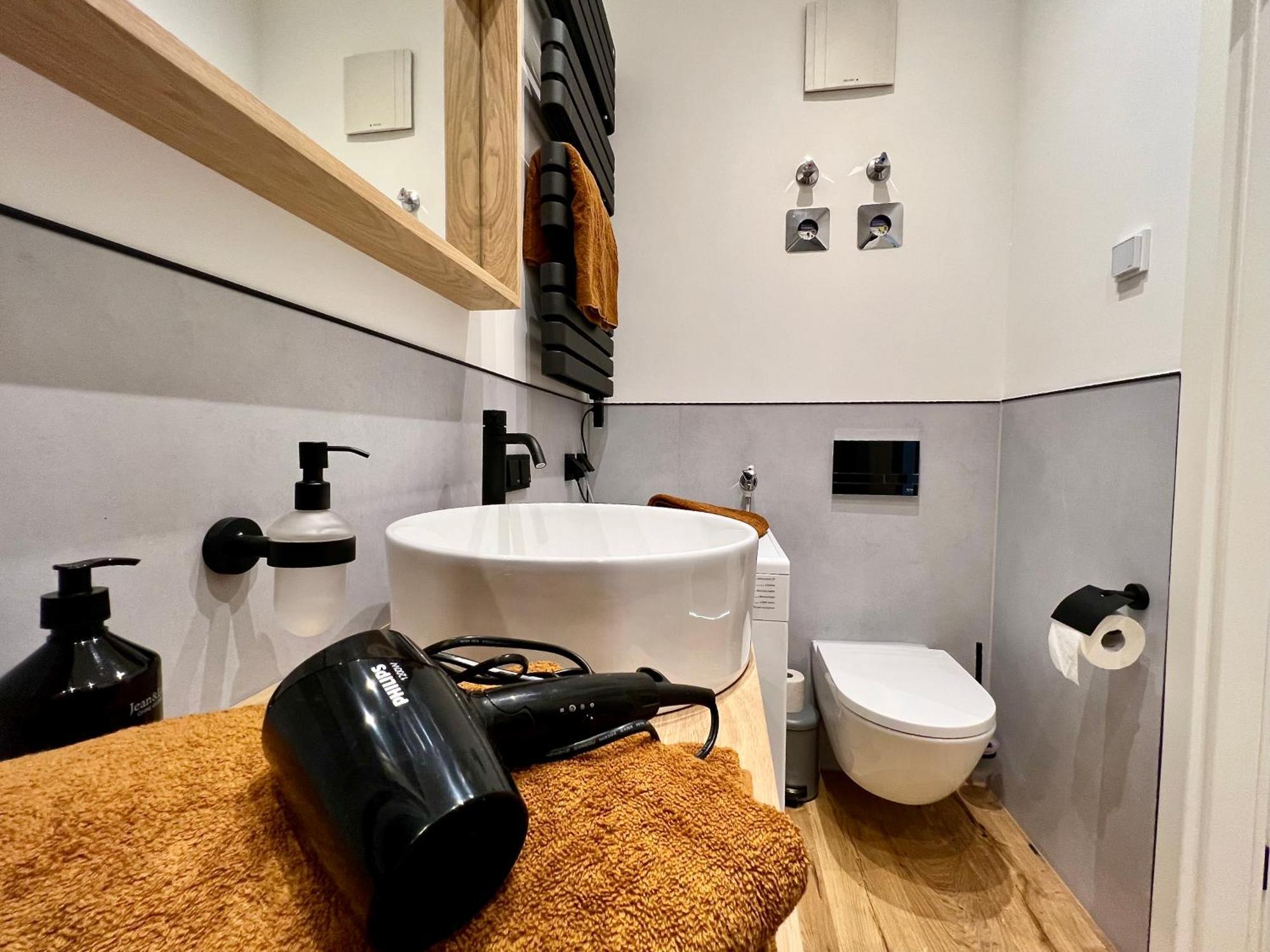 Edler Wohnraum Luxurioeses Studio Im Zentrum Mit Balkon, Kaffeevollautomat, Klima & Parkplatz Zwickau Exteriér fotografie